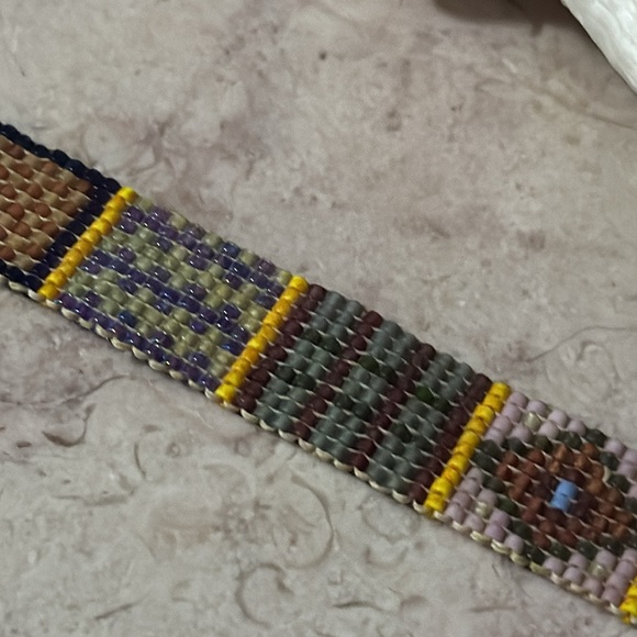 New Handmade Beaded Bracelet-Seed Beads in a Quilt Pattern-Gold Tone Closure - Picture 7 of 16